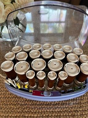 Clairol Kindness Velvet Flocked Hot Rollers & Clips VH24 Hair Curlers